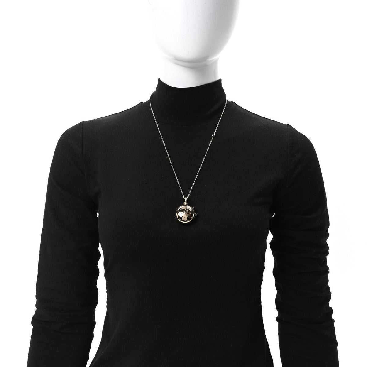 Metal CC Locket Necklace Gold