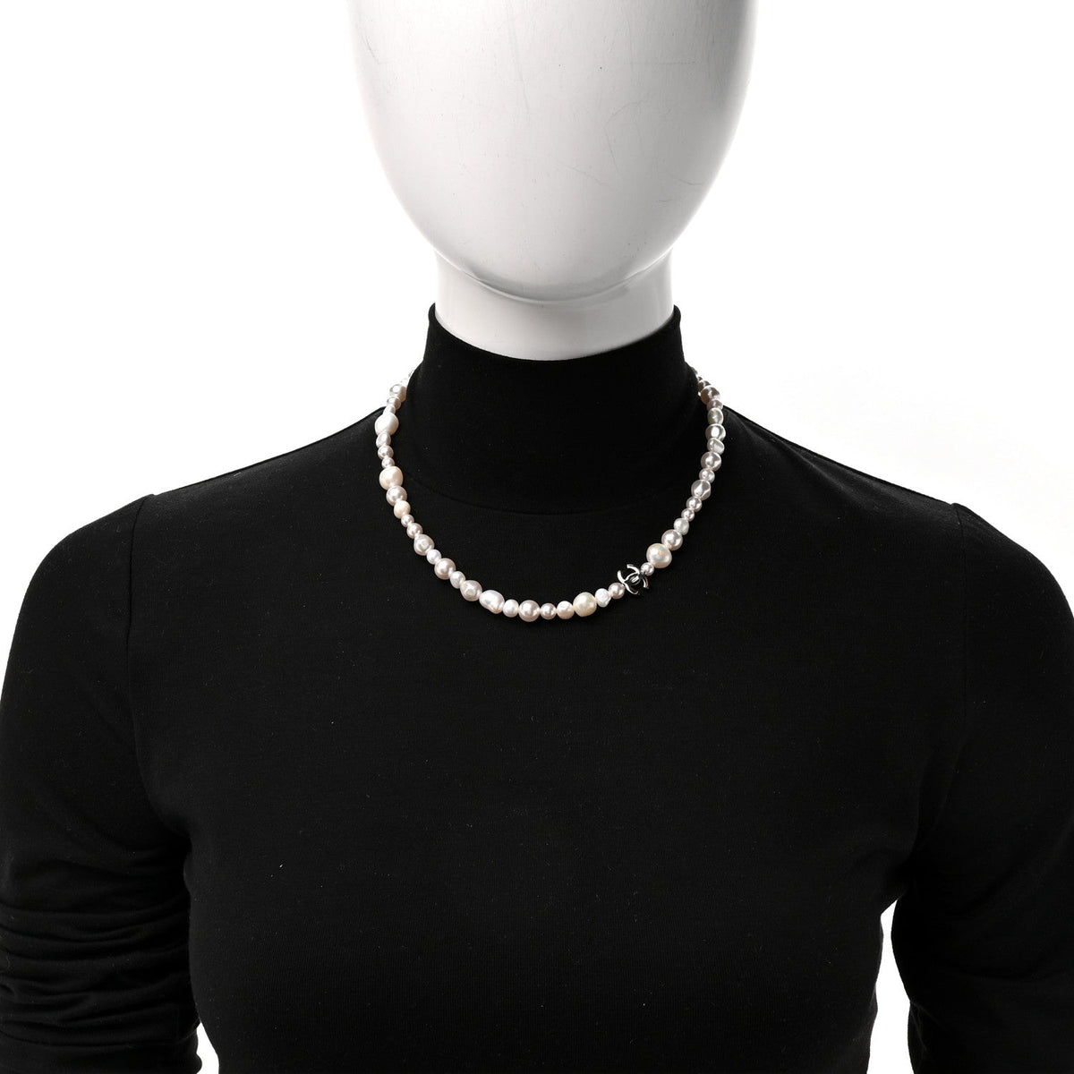 Pearl CC Short Necklace Silver
