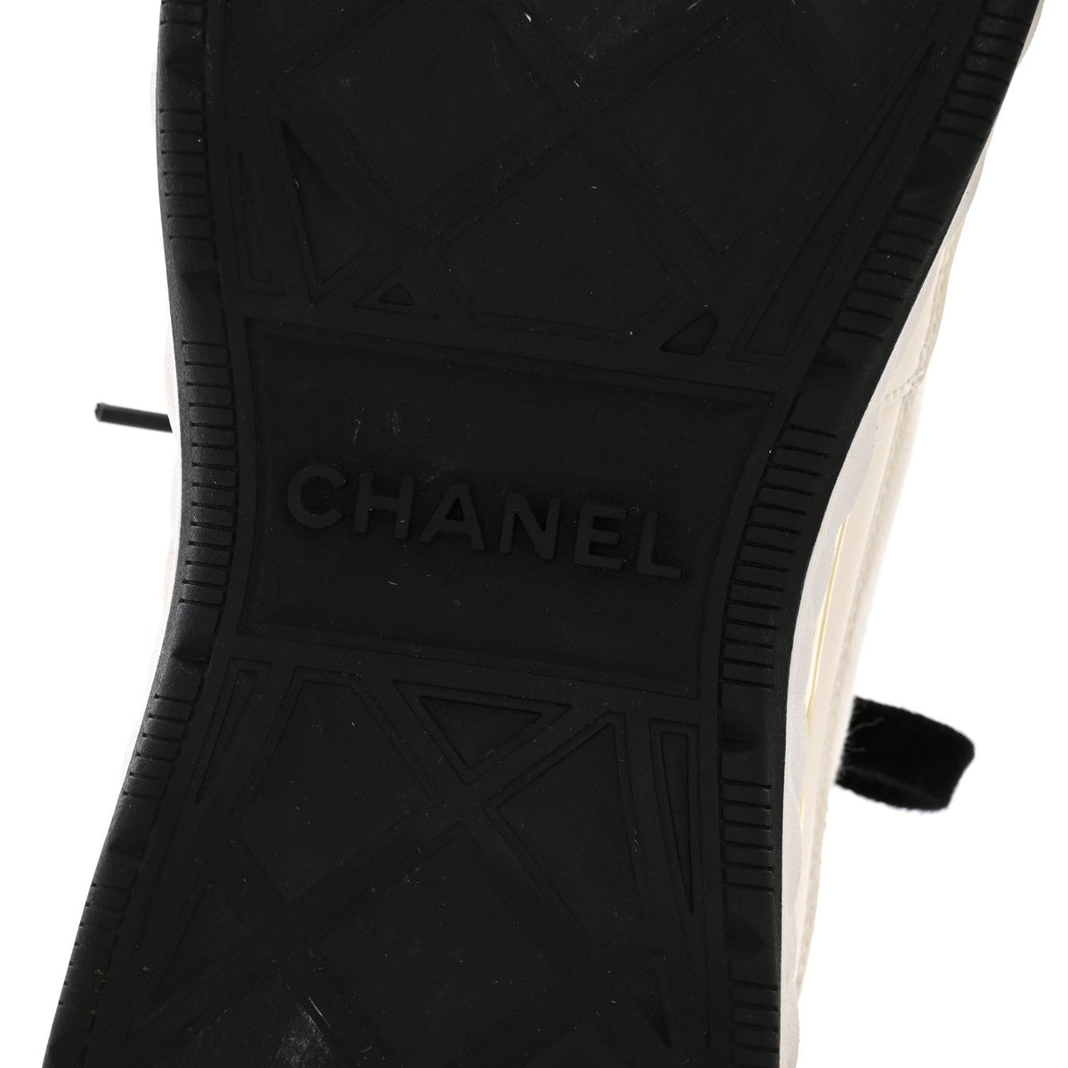 Chanel Velvet Calfskin Mixed Fibers Women's CC Sneakers 40 Ivory Black