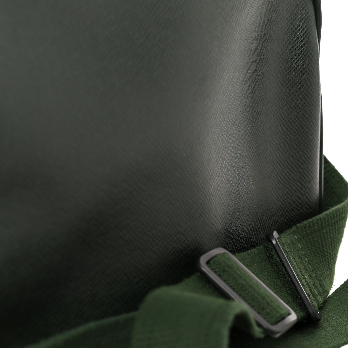Taiga Reporter Messenger Epicea Handbag