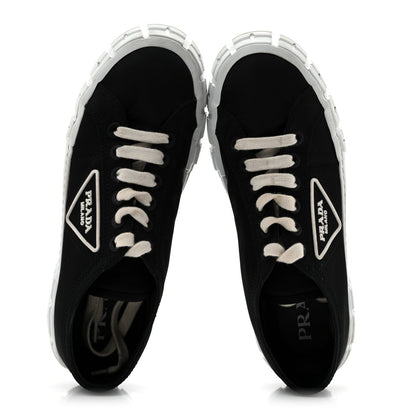 Prada Re-Nylon Gabardine Women's Triangle Logo Double Wheel 50mm Sneakers 38.5 Black