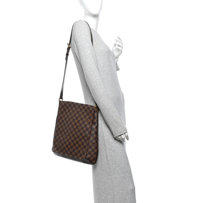 Damier Ebene Musette Gm Handbag