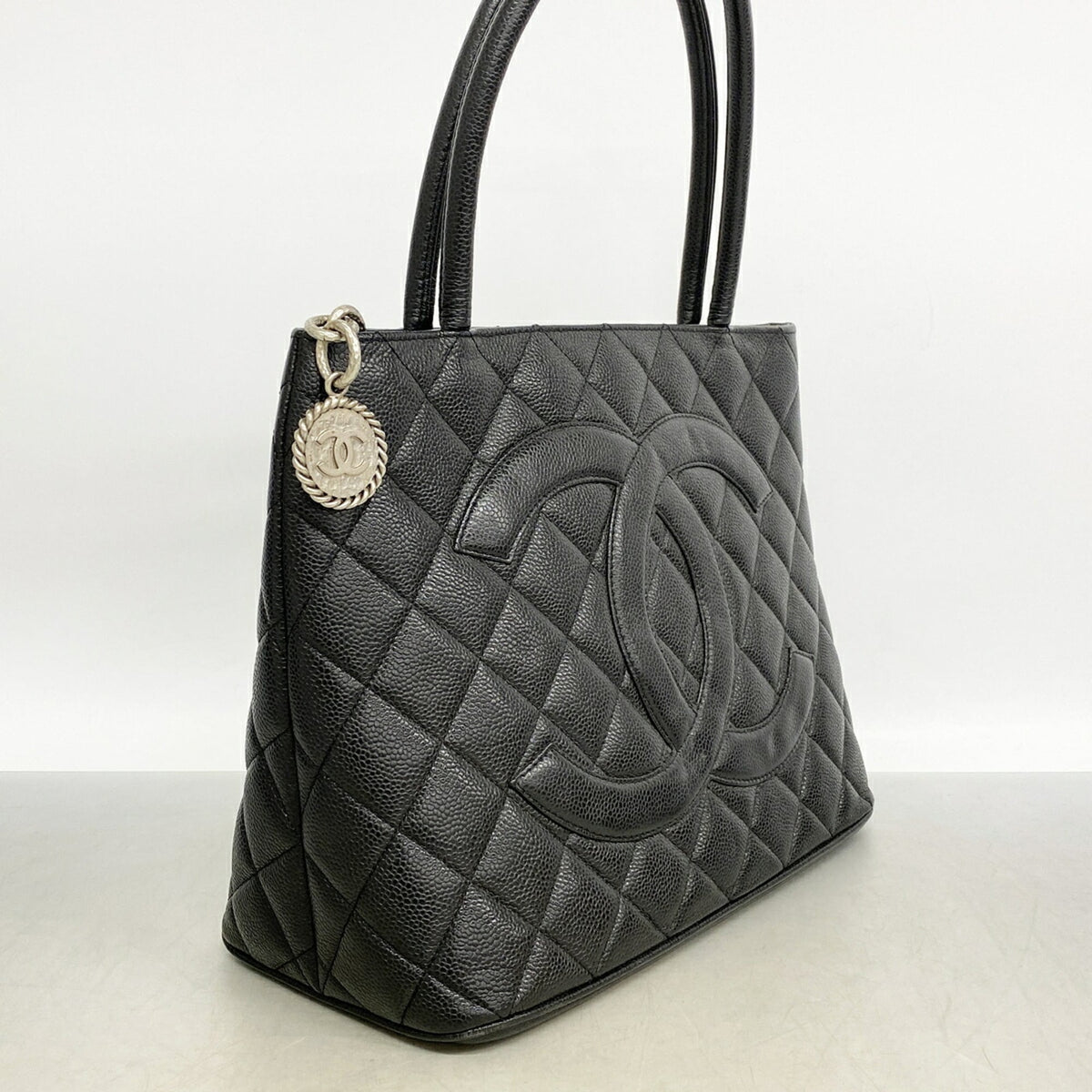 Medallion Tote Quilted Caviar