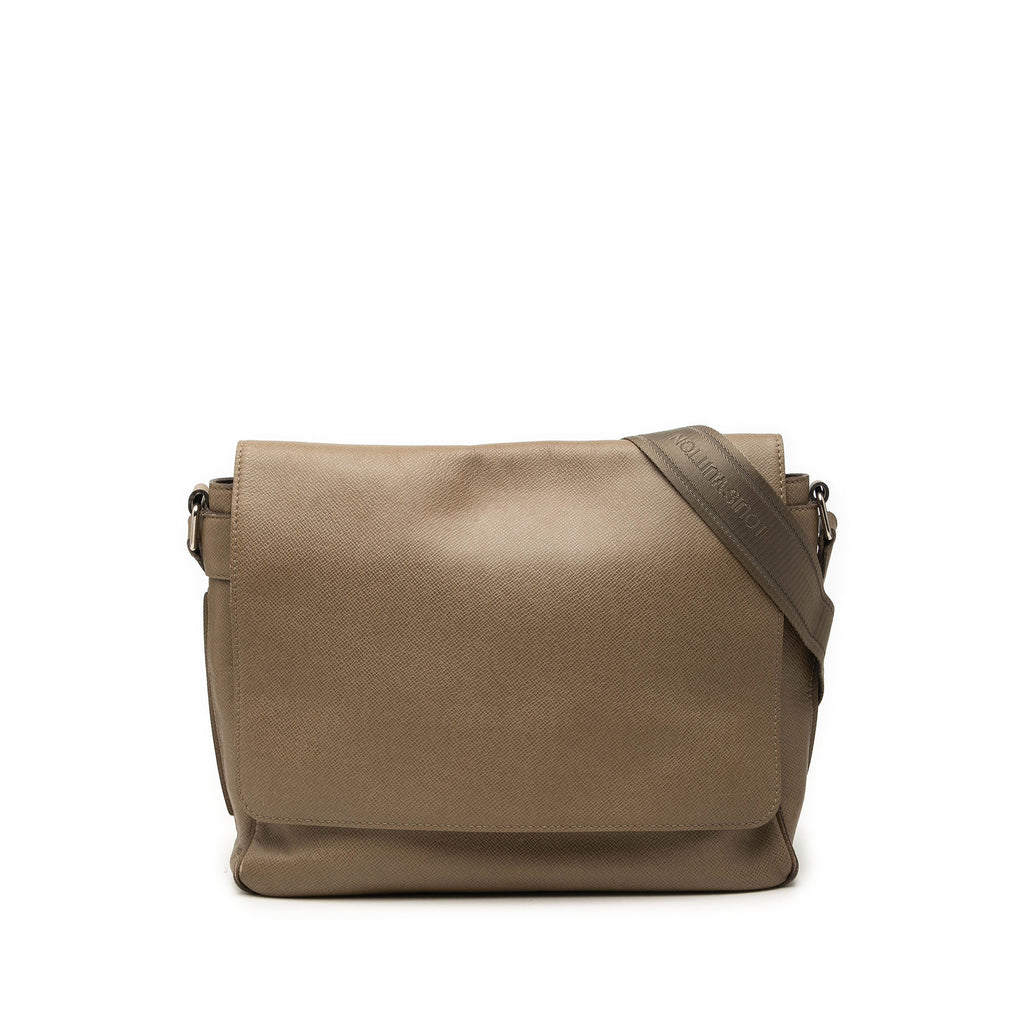 Roman Handbag Taiga Leather MM