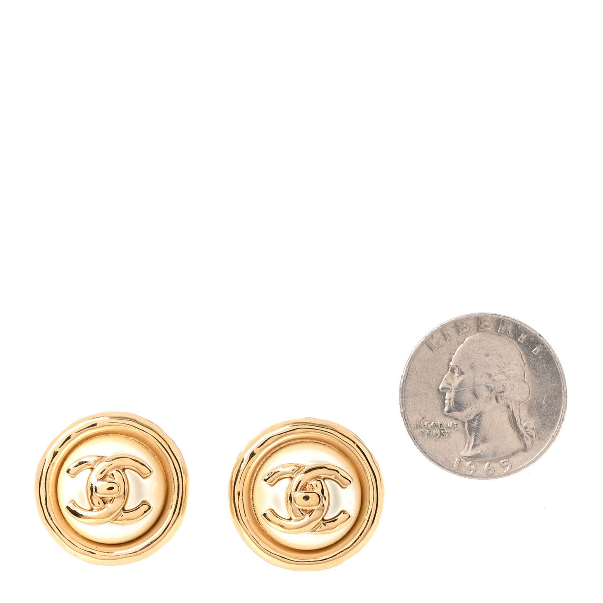 Pearl CC Turnlock Round Earrings Gold
