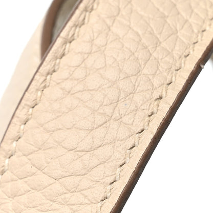 Taurillon Clemence Picotin Lock 18 Pm Cr Handbag