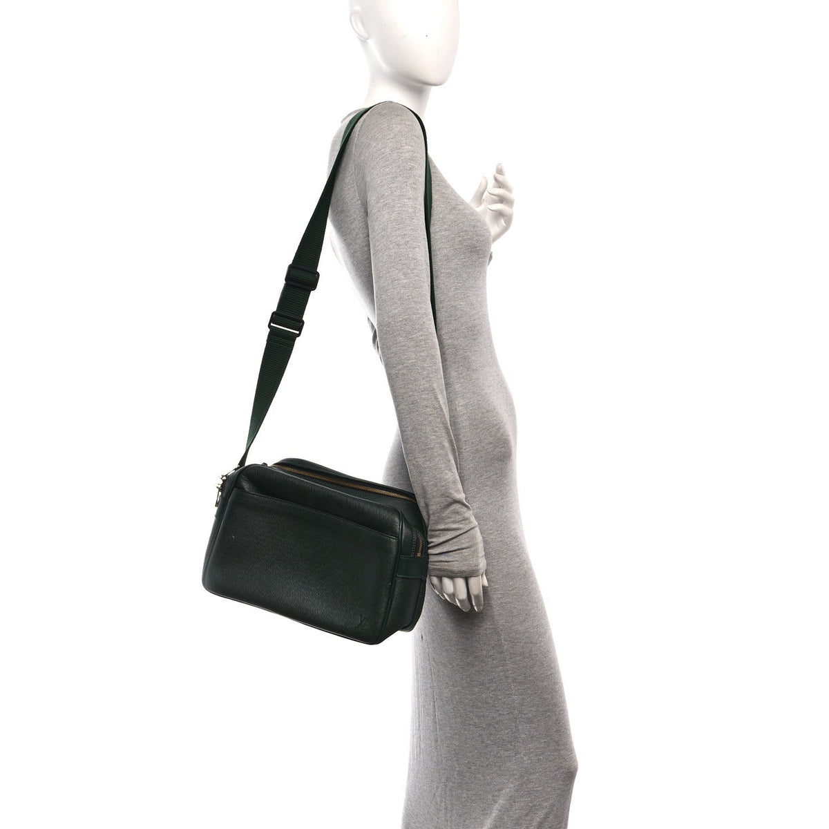 Taiga Reporter Messenger Epicea Handbag