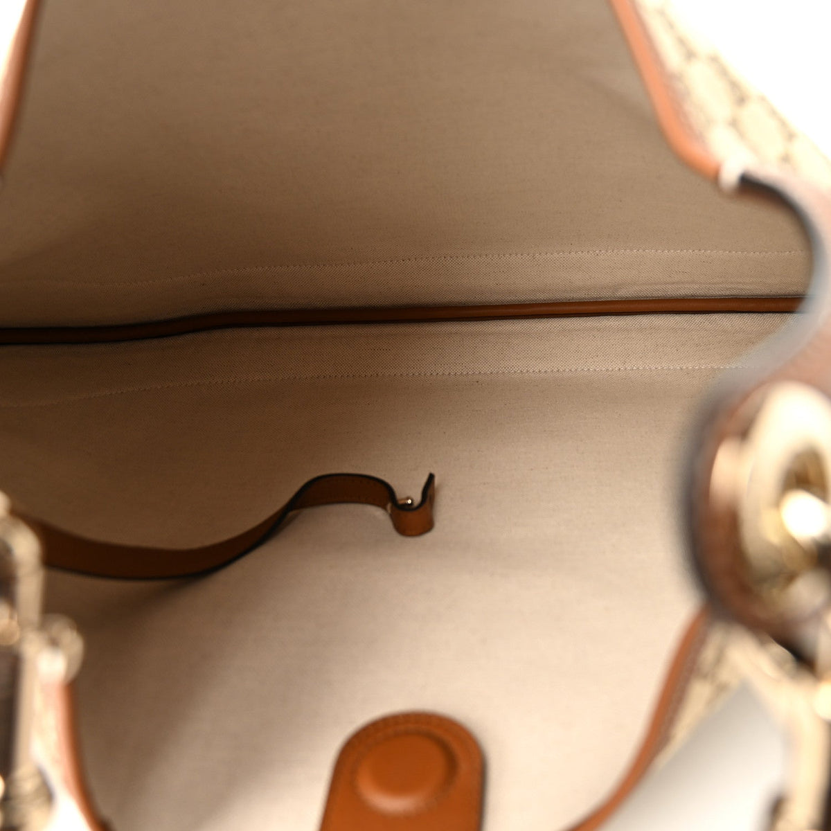 Maxi Shoulder Bag