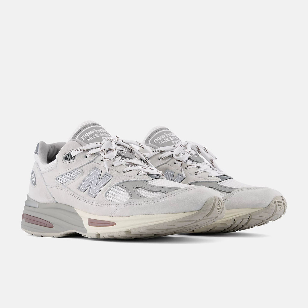 Unisex 991v2 Lifestyle Sneakers