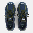 Unisex 990v4 Lifestyle Sneakers