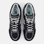 Unisex 880R Lifestyle Sneakers